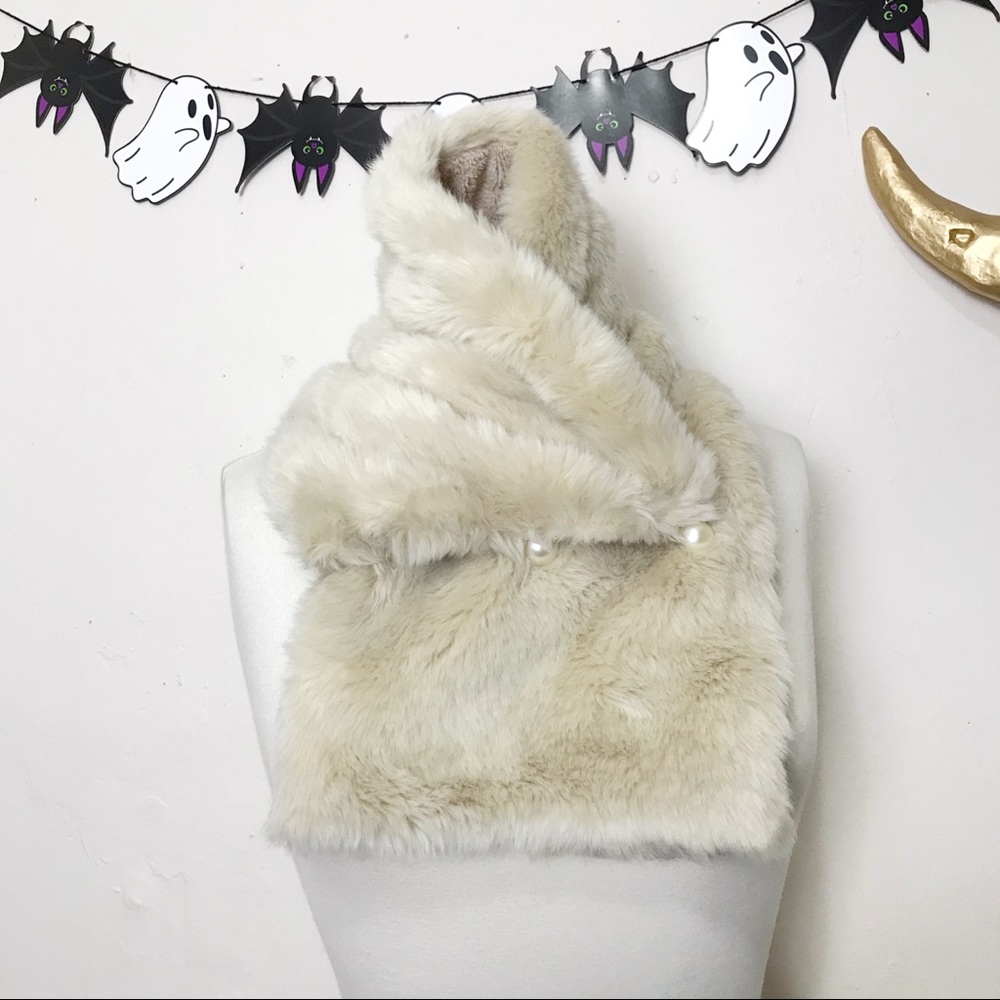Grace Fluffy Ivory Faux Fur Scarf Wrap Collar